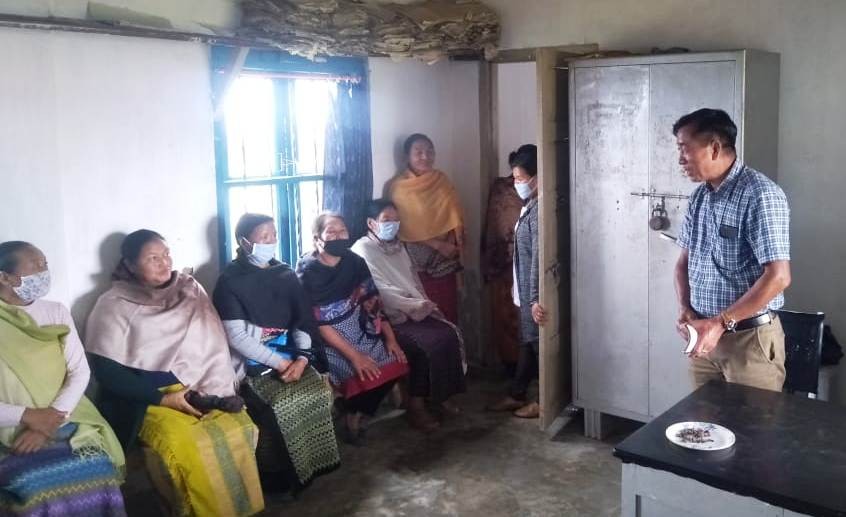 The team led by Edward Muru, Political Advisor to Minister Kaito Aye and others during the inspection all the government offices at Satakha subdivision on July 17.